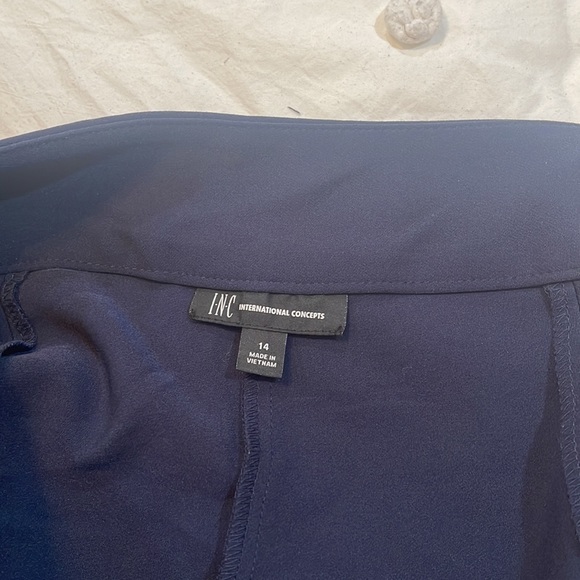 NWOT Size 14 International Concepts Navy Blue 88% polyester w/ ruffles on back☘️ - Picture 8 of 9